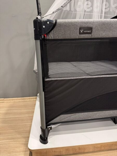 Vomero Smart Anne Yanı Sallanabilen Aksesuarlı Premium Park Beşik 70x120 Siyah