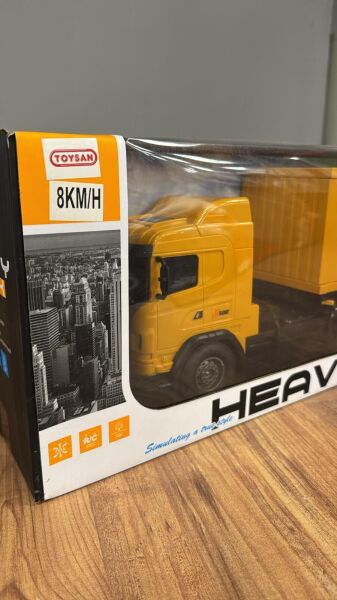 Toysan Uzaktan Kumandalı Sesli Ve Işıklı Römorklu Tır