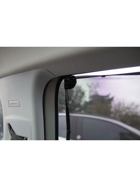 Babyjem Ayarlanabilir Oto Yan Cam Güneşliği 879