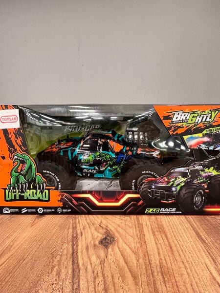 Toysan Uzaktan Kumandalı Duman Çıkartan Akrobasi Arazi Arabası